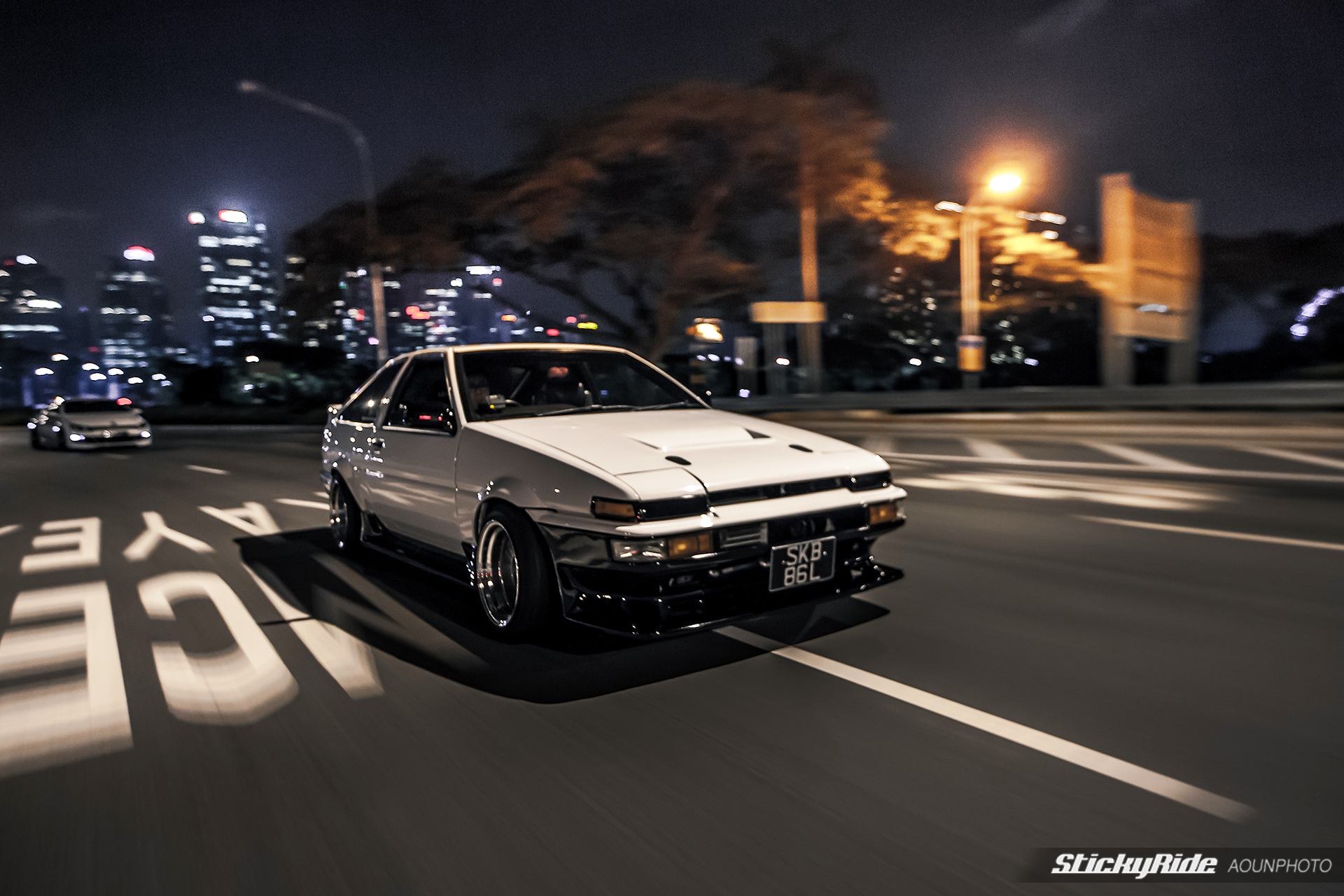 Ай фул. Toyota ae86. Toyota ae86 JDM. Toyota Trueno ae86. Toyota ae86 hachiroku.